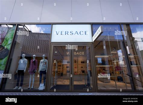 Versace Outlet Store in Metzingen 